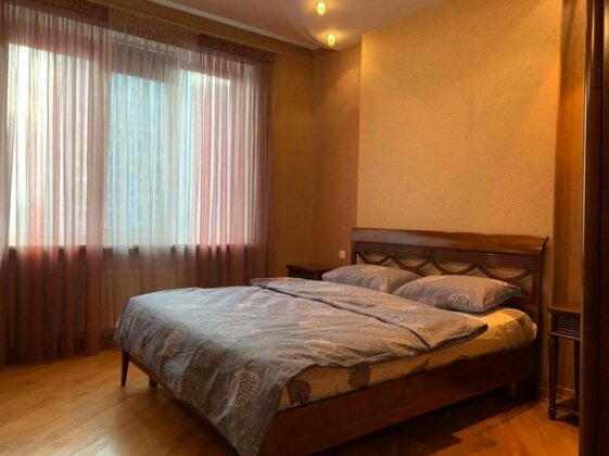 Big cozy apartment on Olimpiyskii stadium
