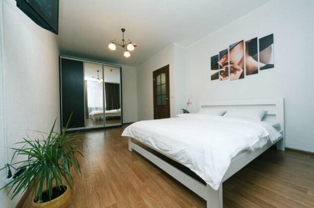 Cozy Apartment on Gmyri 12b near metro Poznyaki - Photo5