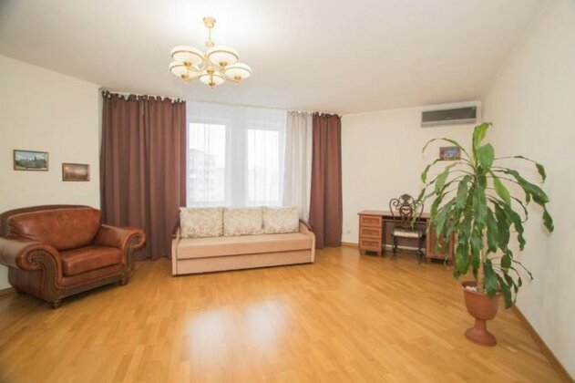 Cozy two-room apartment near the metro Poznyaki and near the airport Borispol