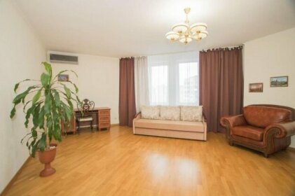 Cozy two-room apartment near the metro Poznyaki and near the airport Borispol