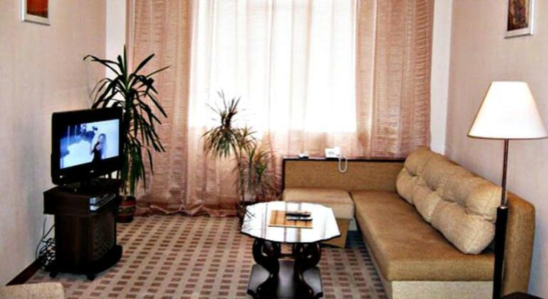 Home Hotel Apartments on Khreshchatyk Area - Photo2