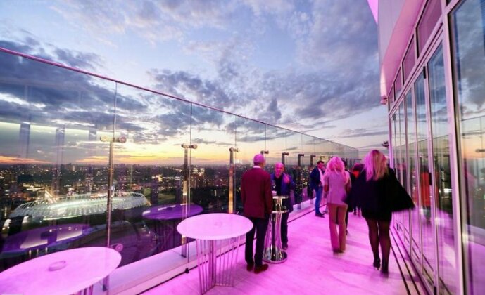 Jack Residence with pool on the roof - Photo5