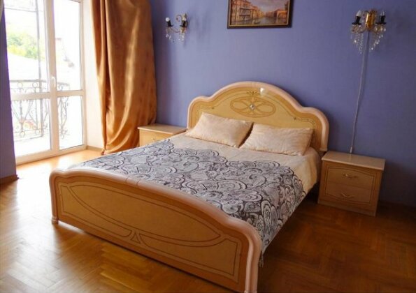 KyivHome with two bedrooms - Photo2