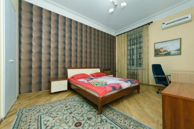 One bedroom 6/2 Krutyi descent Near Khreshchatyk - Photo4