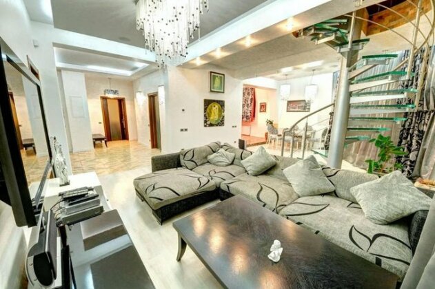 Penthouse in the center of Kiev with a cinema - Photo2
