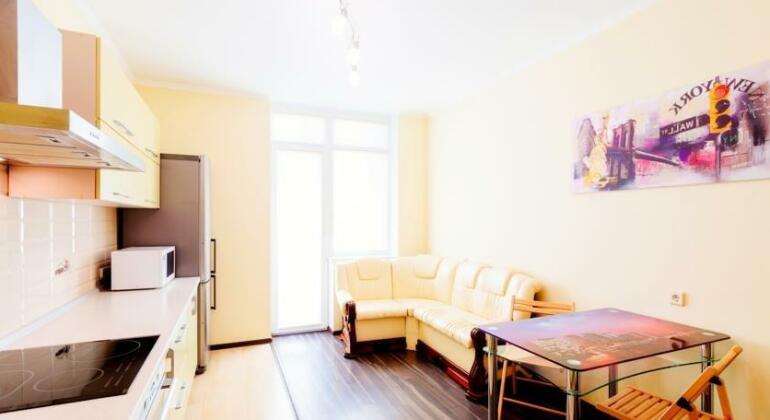 RentOrg Apartment On Ushakova 1B - Photo3