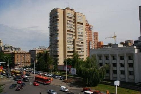 ST Apartments on Druzhby Narodiv