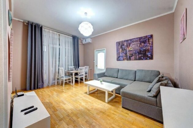 Two-bedroom Apartment near Arena City - Photo2