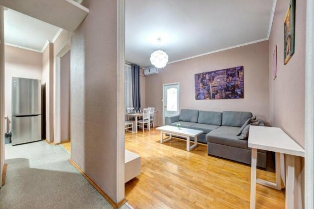 Two-bedroom Apartment near Arena City - Photo4