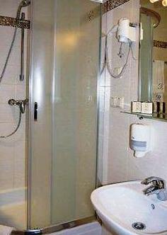 Reikartz Kropivnytskiy Hotel - Photo2