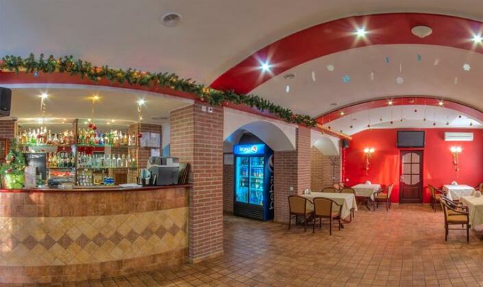 Optima Hotel Deluxe - Photo2