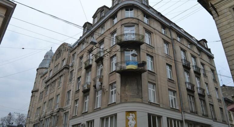 Apartis Halytska Street