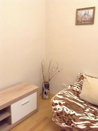 Family Stay in Lviv 2 Rooms + Kitchen - Photo3