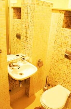 Hostel Under the Holy Spirit - Photo3