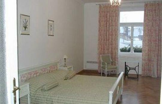 OId Town Apartments - Photo4