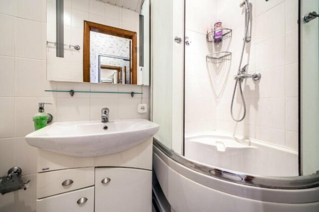 Queens Apartments4 - Photo5