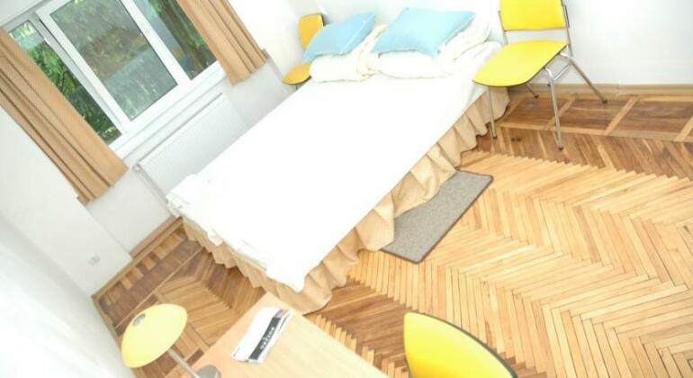 Yellow House Hostel Lviv - Photo5