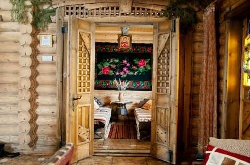 Gostynnyi Dvir - Photo2