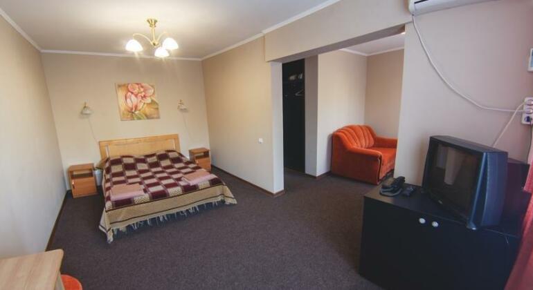 Hotel and Restaurant Complex Mykolayiv - Photo3