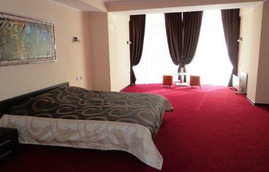 Mark Plaza Hotel - Photo2