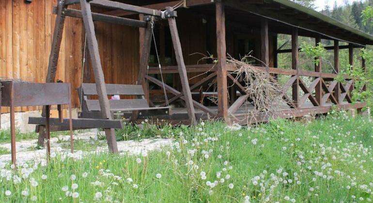 Sadyba Gutsulska Pisnya Lodge - Photo2
