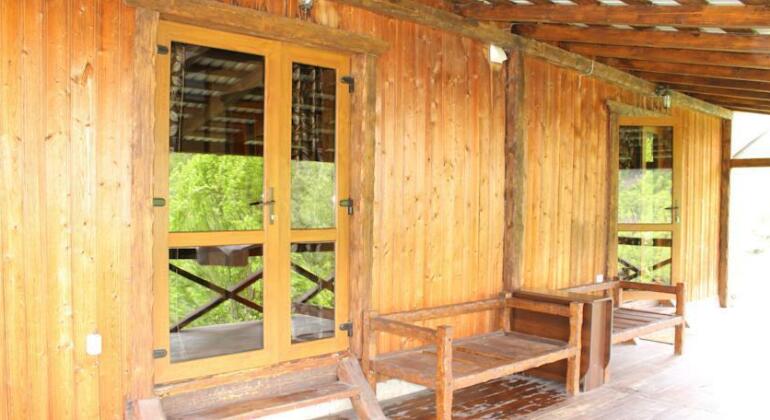 Sadyba Gutsulska Pisnya Lodge - Photo4