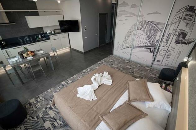 12th Floor Apartments - Photo4
