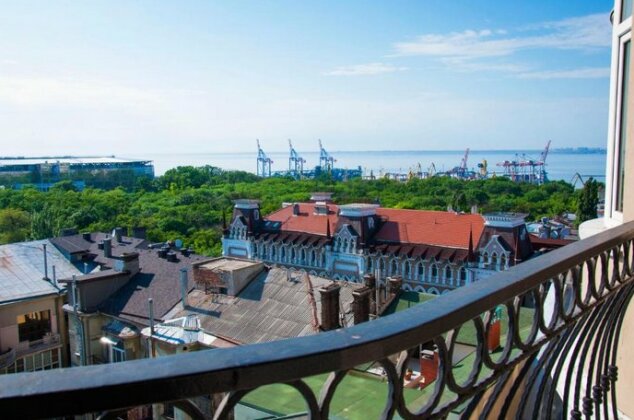 Central Apartment with Sea View - Photo5