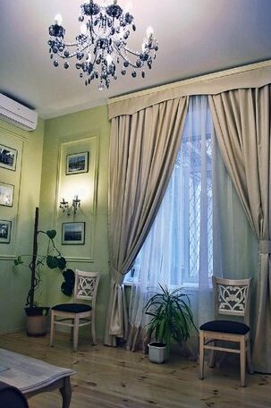 Classic Apartment on Zhukovskoho