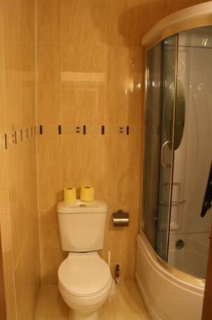 EK Apartments - Photo4