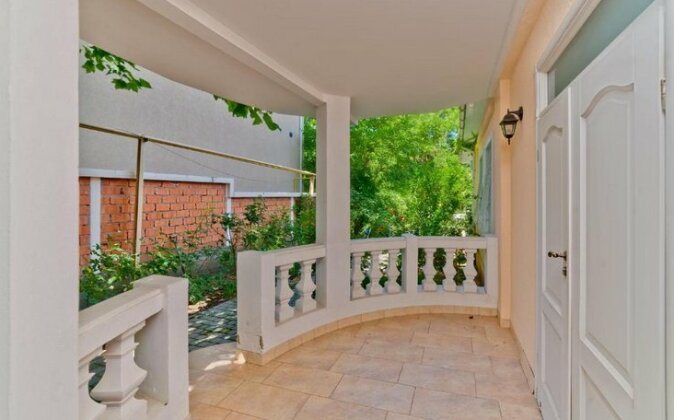House with a terrace in Arcadia - Photo4