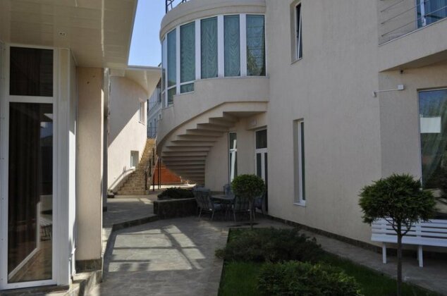 Lux Hotel Odessa - Photo2