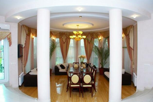 LUX Mini-Hotel - Photo4