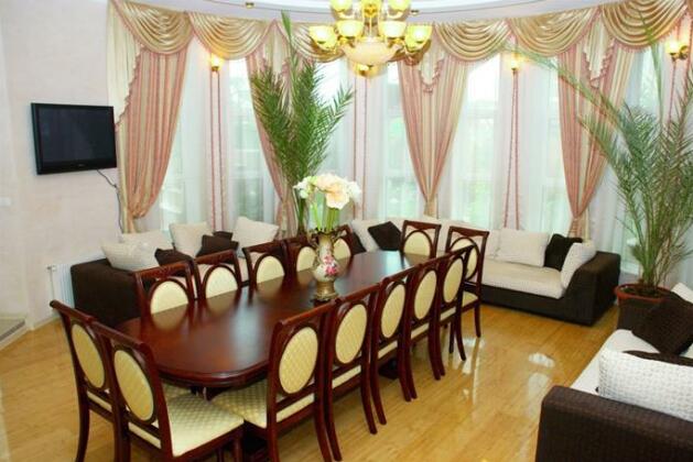 LUX Mini-Hotel - Photo5