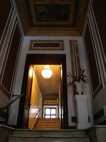Queen Valery Hotel - Photo2