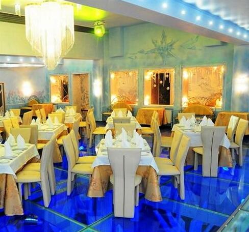 Snow Queen Hotel - Photo3