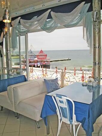 Strong House Hotel - Photo4