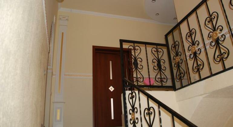 Vilari Guesthouse Hotel - Photo2