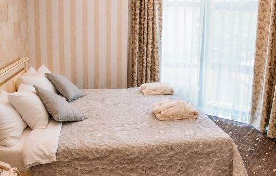 VINTAGE HOTEL on French Boulevard - Photo3