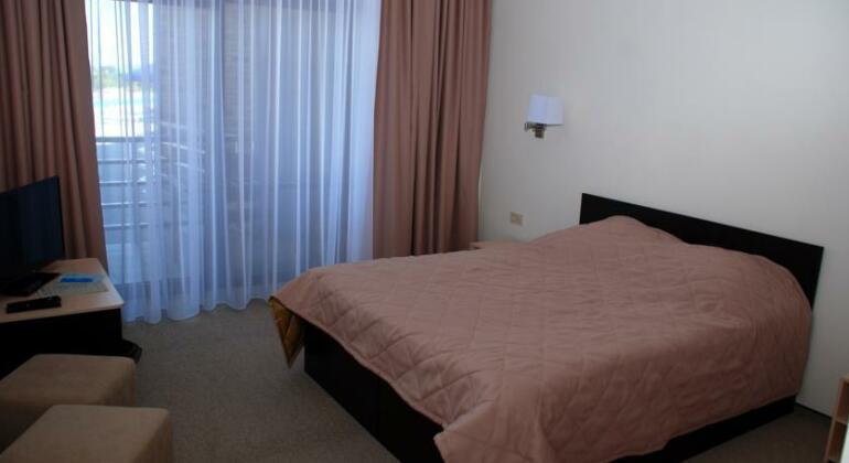 Ostrov River Club - Photo3