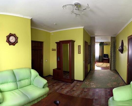 Hotel-Restaurant Complex Aivengo - Photo3