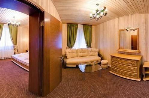 Forest House Tatariv - Photo4