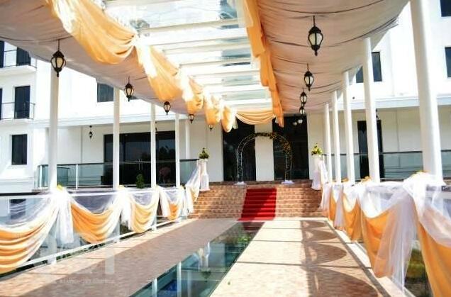 Garden Hall - Photo4