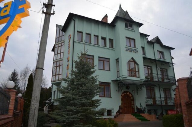 Photo 3
