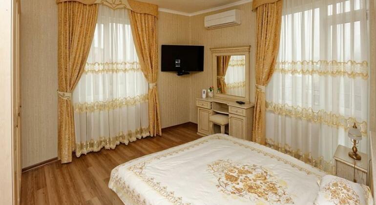 Royal Apartments in the center - Photo3