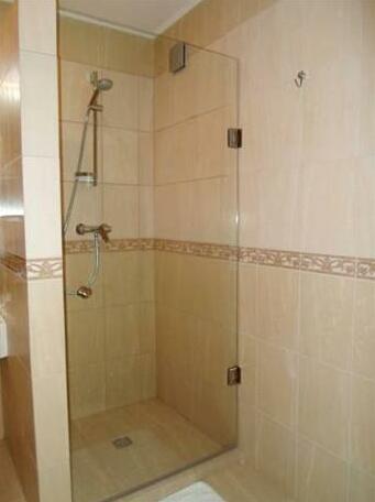 H & K Imperial Plus Hotel - Photo2