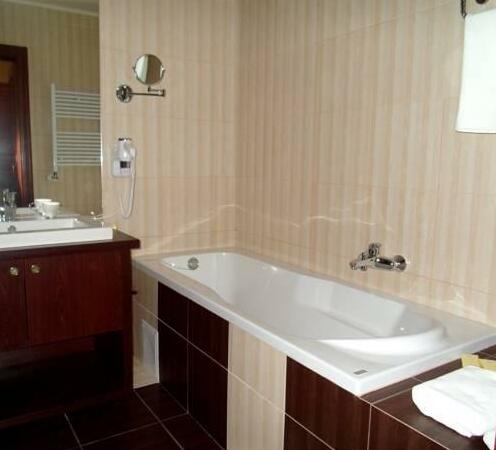 H & K Imperial Plus Hotel - Photo3