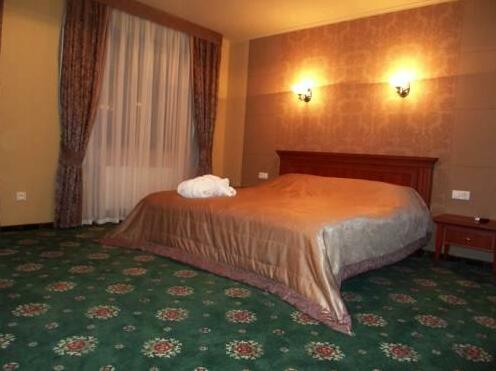 H & K Imperial Plus Hotel - Photo5