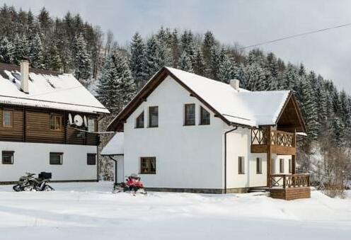 Gallery of Mountains Holiday Home - Photo2