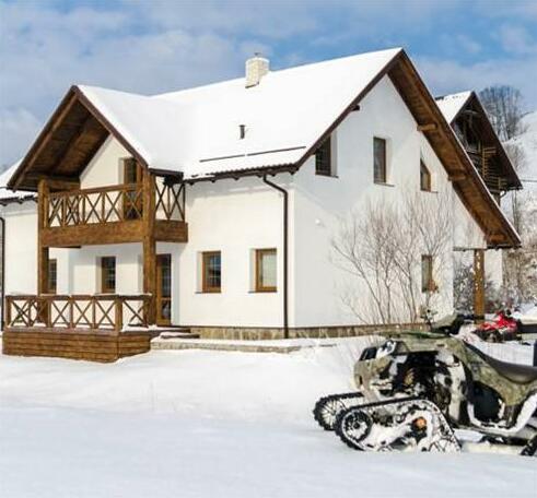 Gallery of Mountains Holiday Home - Photo3